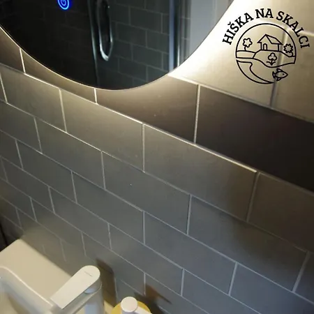 Hiska Na Skalci, The House On The Rock