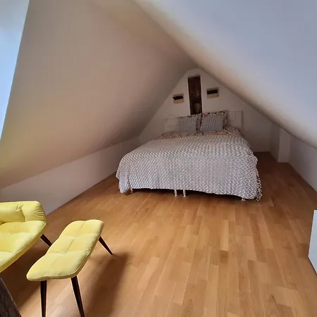 Hiska Na Skalci, The House On The Rock * Znojile pri Krki