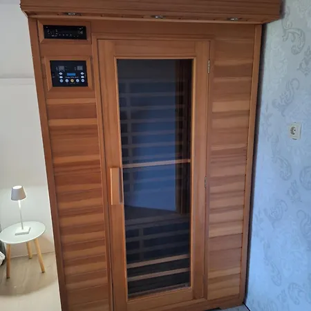 Nyaraló Hiska Na Skalci, The House On The Rock Znojile pri Krki