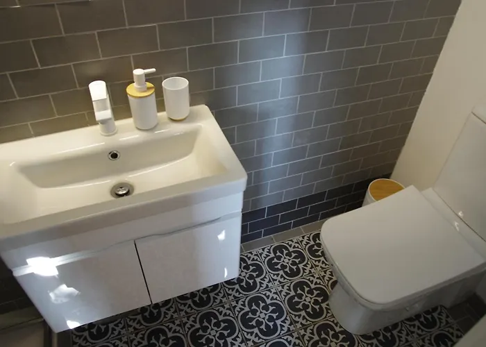 Hiska Na Skalci, The House On The Rock Znojile pri Krki