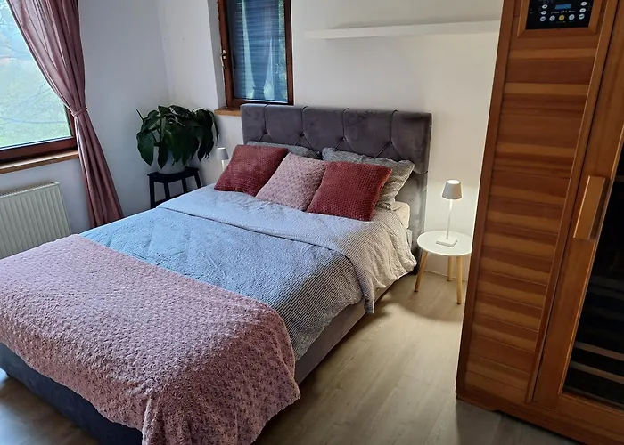 別荘 Hiska Na Skalci, The House On The Rock *